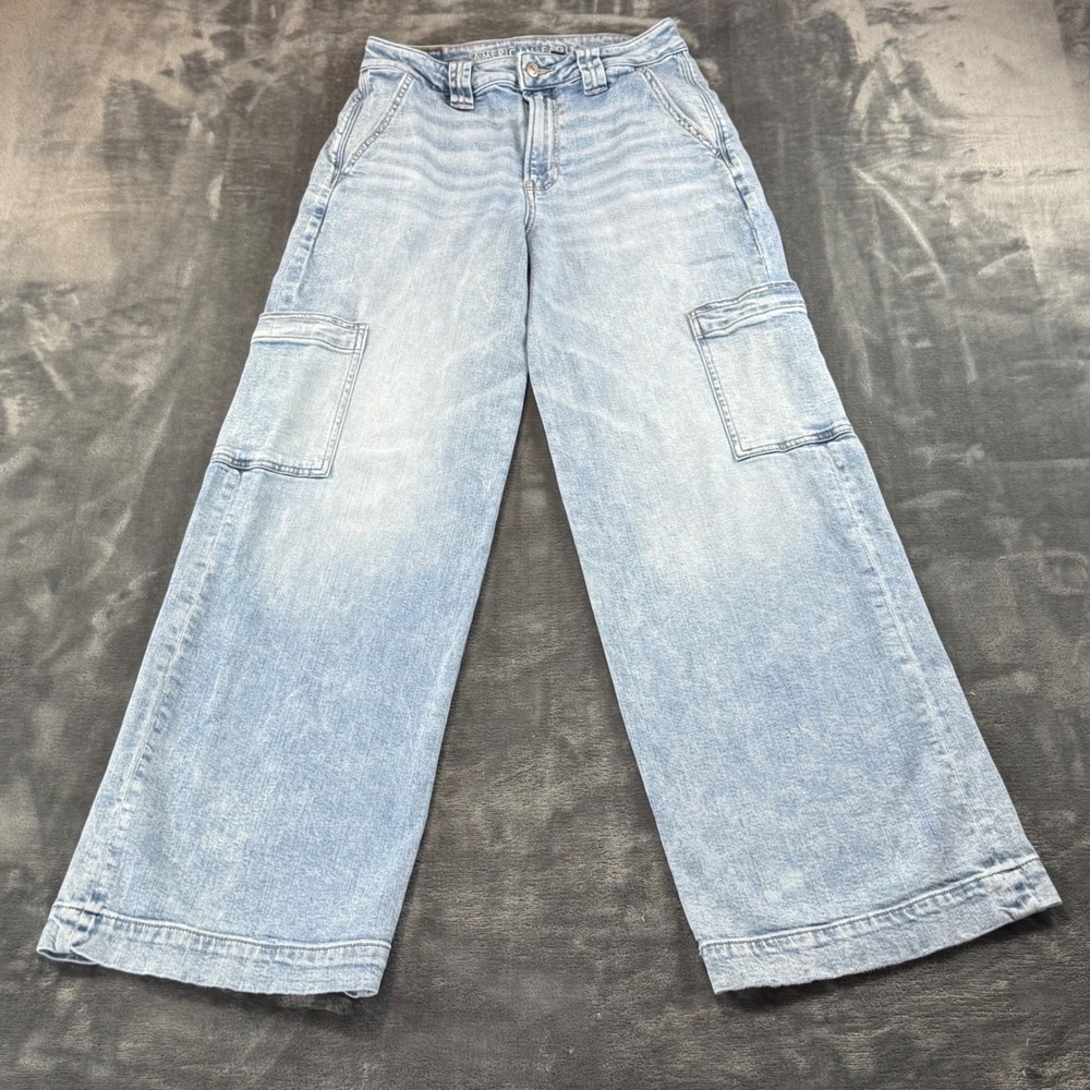 American Eagle Super High Rise Baggy Wide Leg Cargo Jeans Light Wash Womens 2 R
